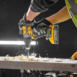 Perceuse visseuse à percussion XR 18V (2x 5.0 ah) dans coffret T-STAK - DEWALT DCD805H2T-QW