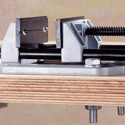 Etau universel rapide  mâchoire 100 mm - WOLFCRAFT 3410000