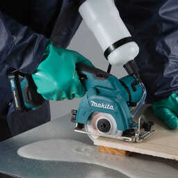 Scie à diamant 10,8V CXT (2x 2,0Ah) Li-Ion + coffret MAKPAC - MAKITA CC301DSAE