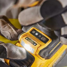 Pack perceuse visseuse à percussion 18V brushless dans coffret - DEWALT DCD1007H2T-QW