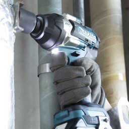 MAKITA