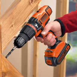 Pack perceuse visseuse à percussion et visseuse à chocs (2 x 1.5 Ah) - BLACK + DECKER BDCHIM18B