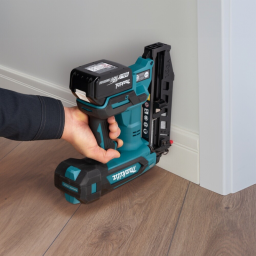 Makita DBN601ZJ